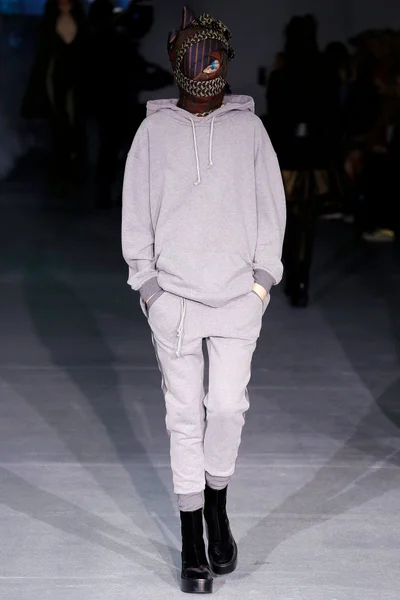 Look 33